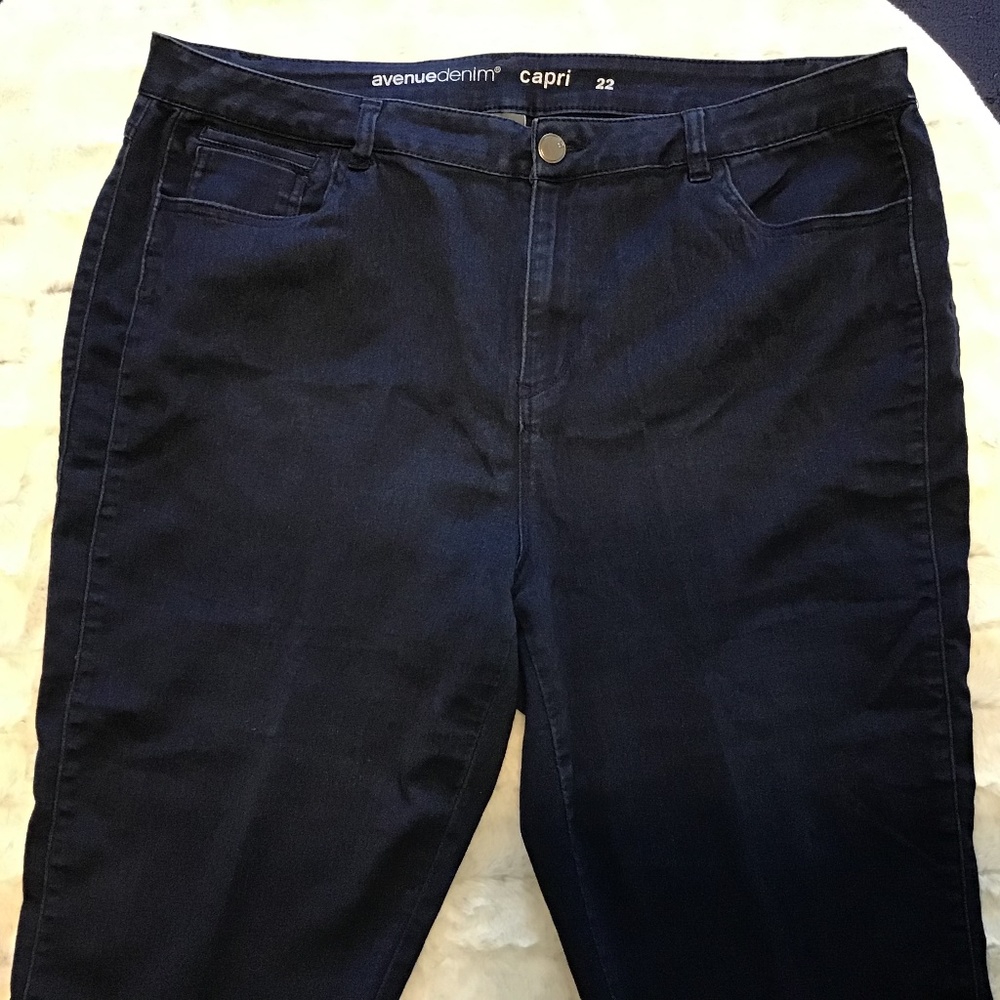 AVENUE BUTTER DENIM  CAPRI JEANS